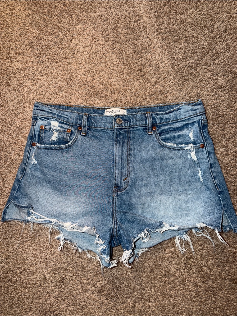 Abercrombie & fitch The Mom Short High Rise jean/denim shorts size 31/12